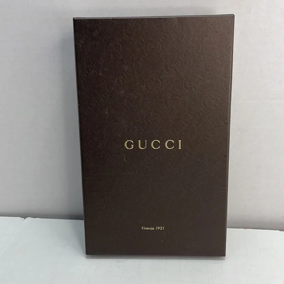 Authentic soho GUCCI gray leather wallet with Box, card, book and COA - Picture 12 of 15